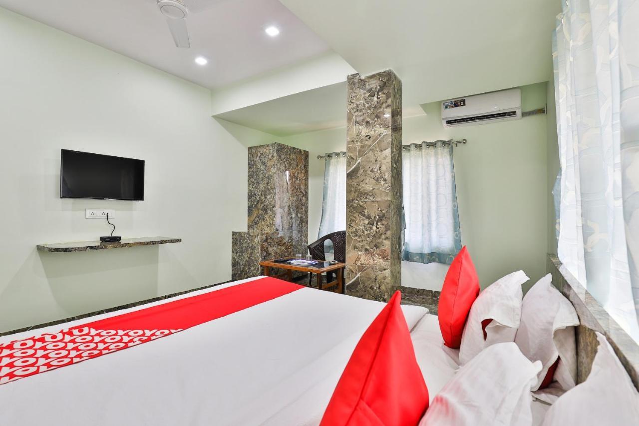 Oyo 24833 Hotel Silver Даман Экстерьер фото