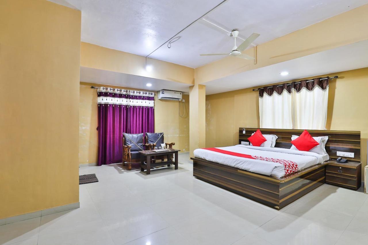 Oyo 24833 Hotel Silver Даман Экстерьер фото