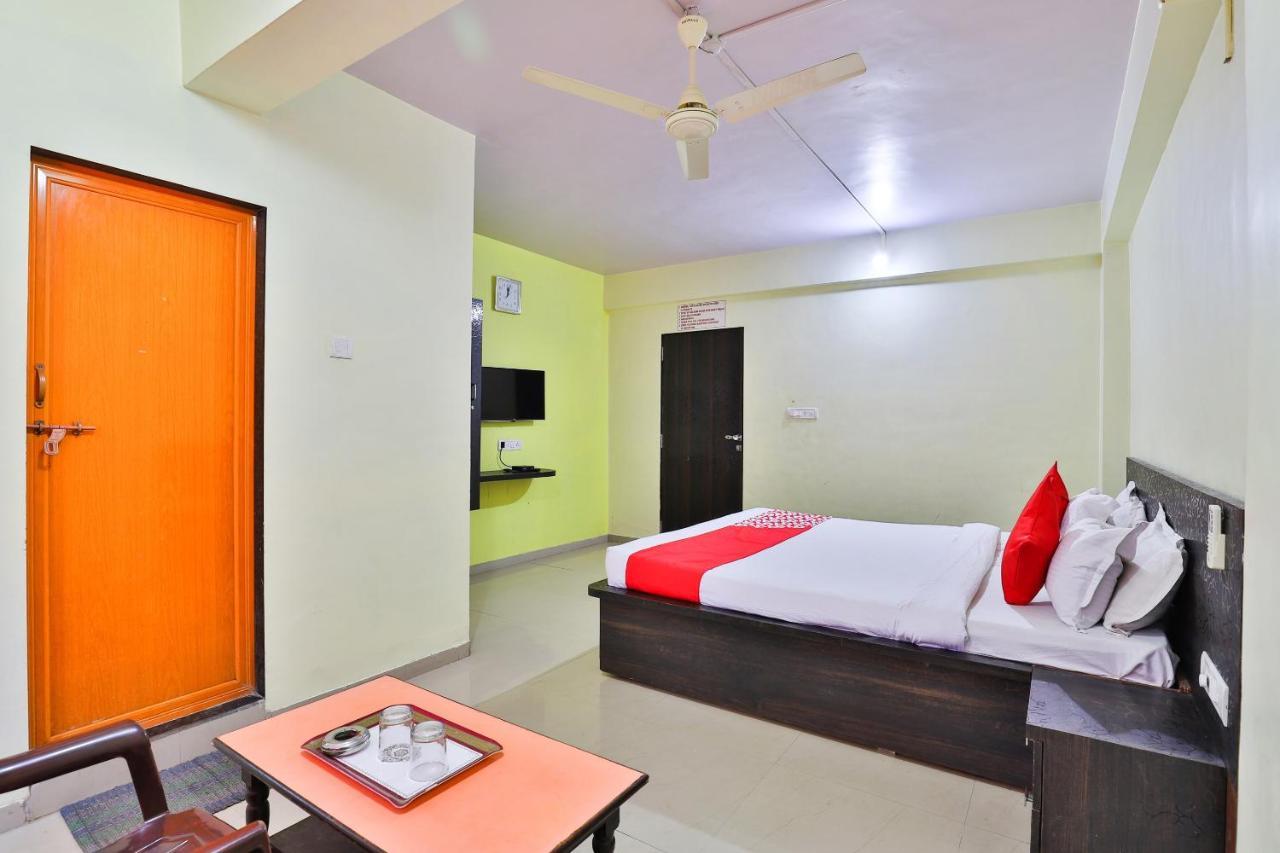 Oyo 24833 Hotel Silver Даман Экстерьер фото
