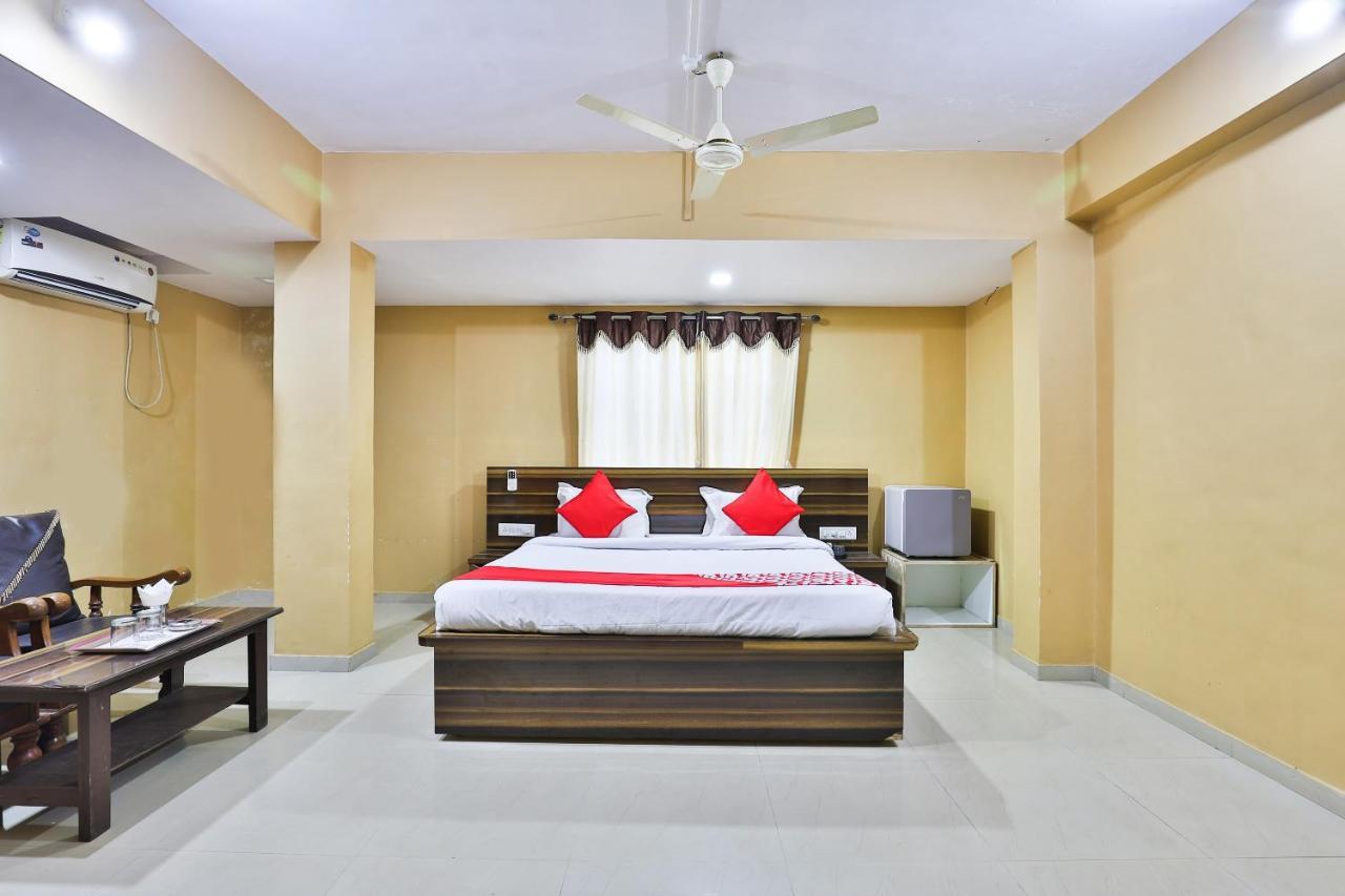 Oyo 24833 Hotel Silver Даман Экстерьер фото