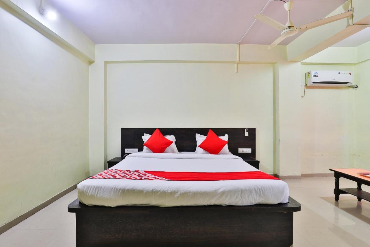 Oyo 24833 Hotel Silver Даман Экстерьер фото