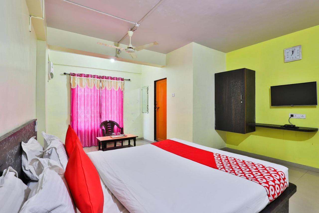 Oyo 24833 Hotel Silver Даман Экстерьер фото